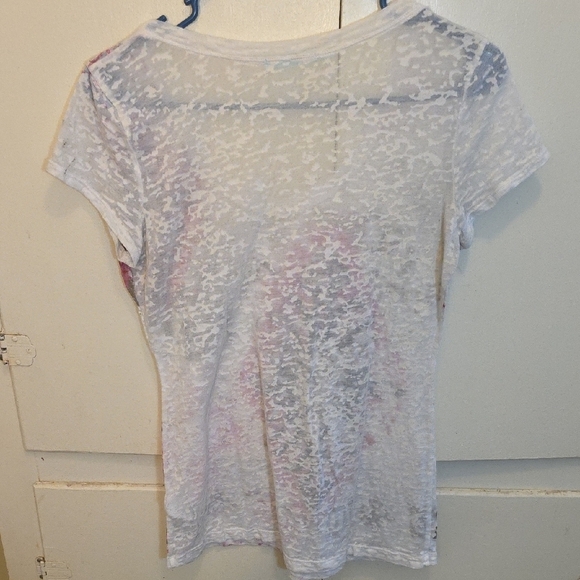 Maurices Red and Pink Graphic Fitted Short Sleeve Tee-Size Large - Picture 3 of 4